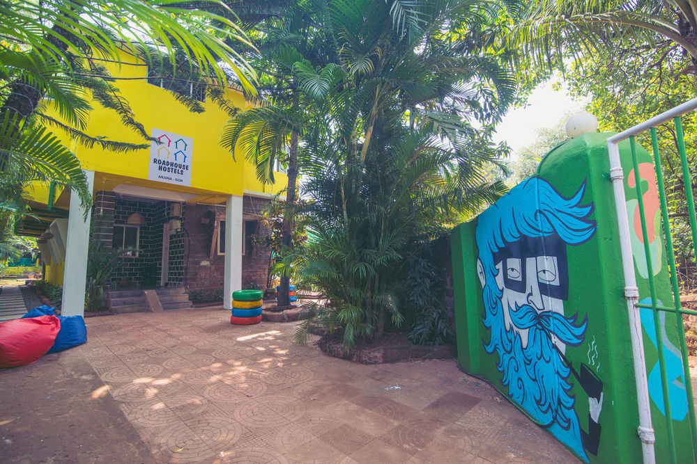 Anjuna By Roadhouse Hostels Goa Bagian luar foto