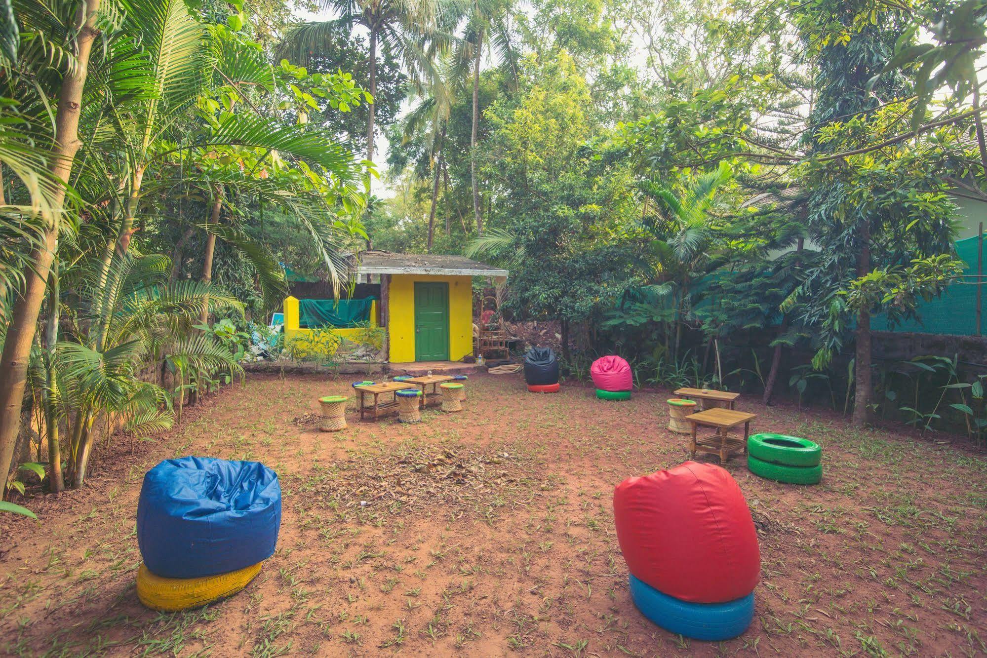 Anjuna By Roadhouse Hostels Goa Bagian luar foto