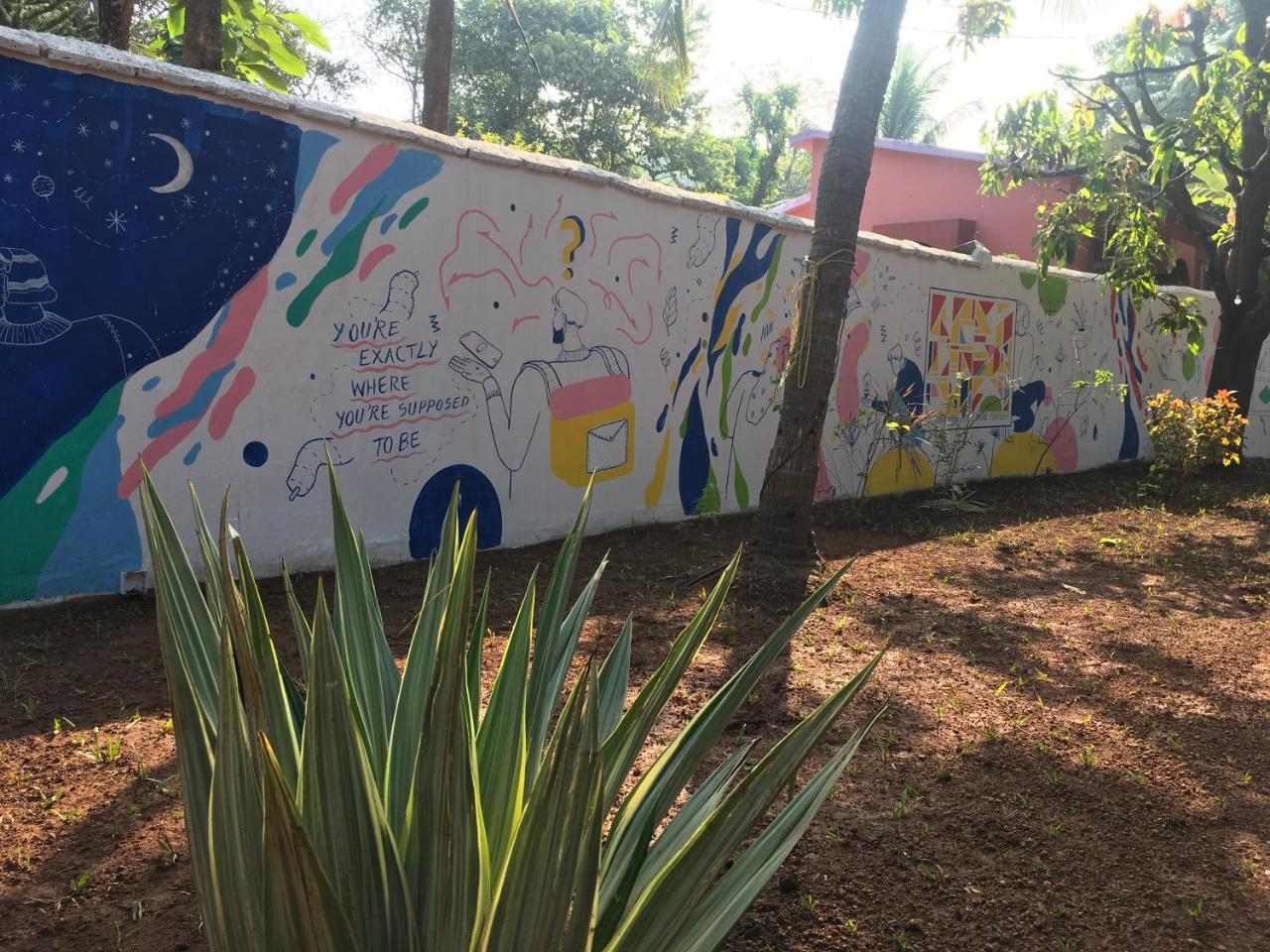 Anjuna By Roadhouse Hostels Goa Bagian luar foto
