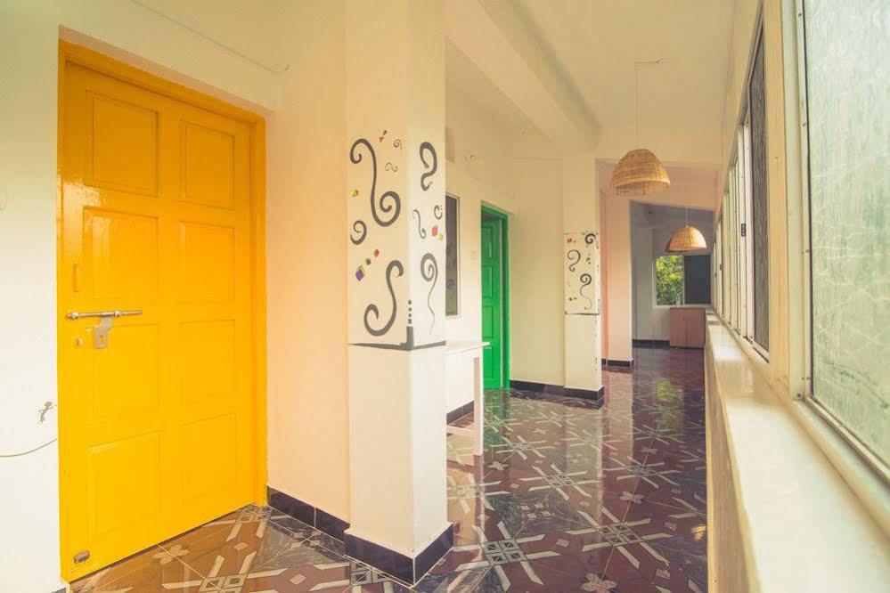 Anjuna By Roadhouse Hostels Goa Bagian luar foto