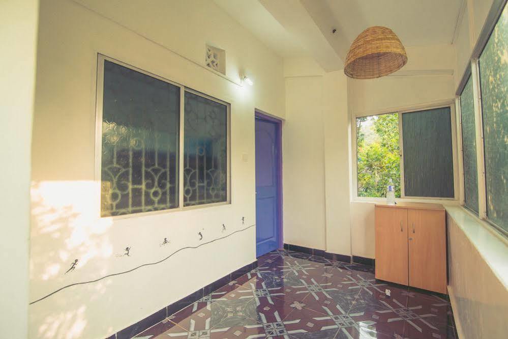 Anjuna By Roadhouse Hostels Goa Bagian luar foto